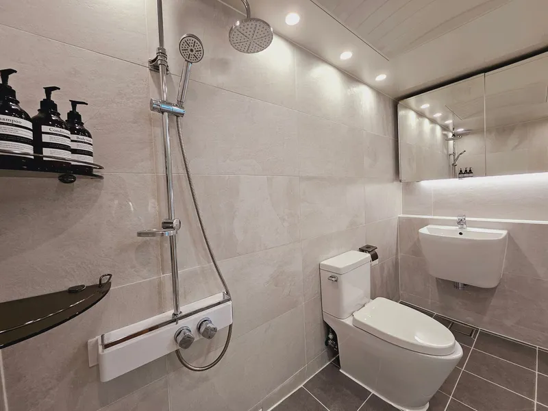 [Yeonsu, Incheon] 40 pyeong 3-room all-model comfortable fully-optioned apartment 5