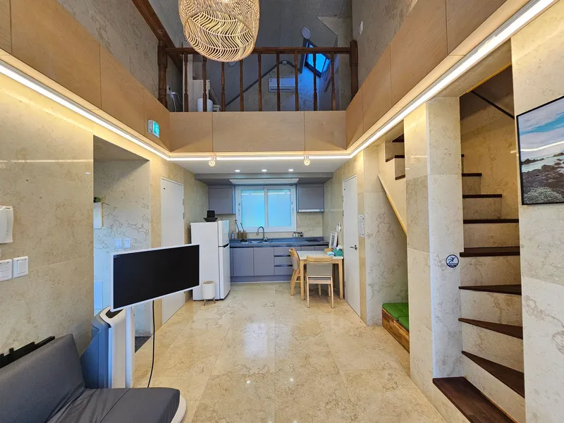 [Aewol, Jeju] Independent Pension Jacuzzi. Duplex with garden 9