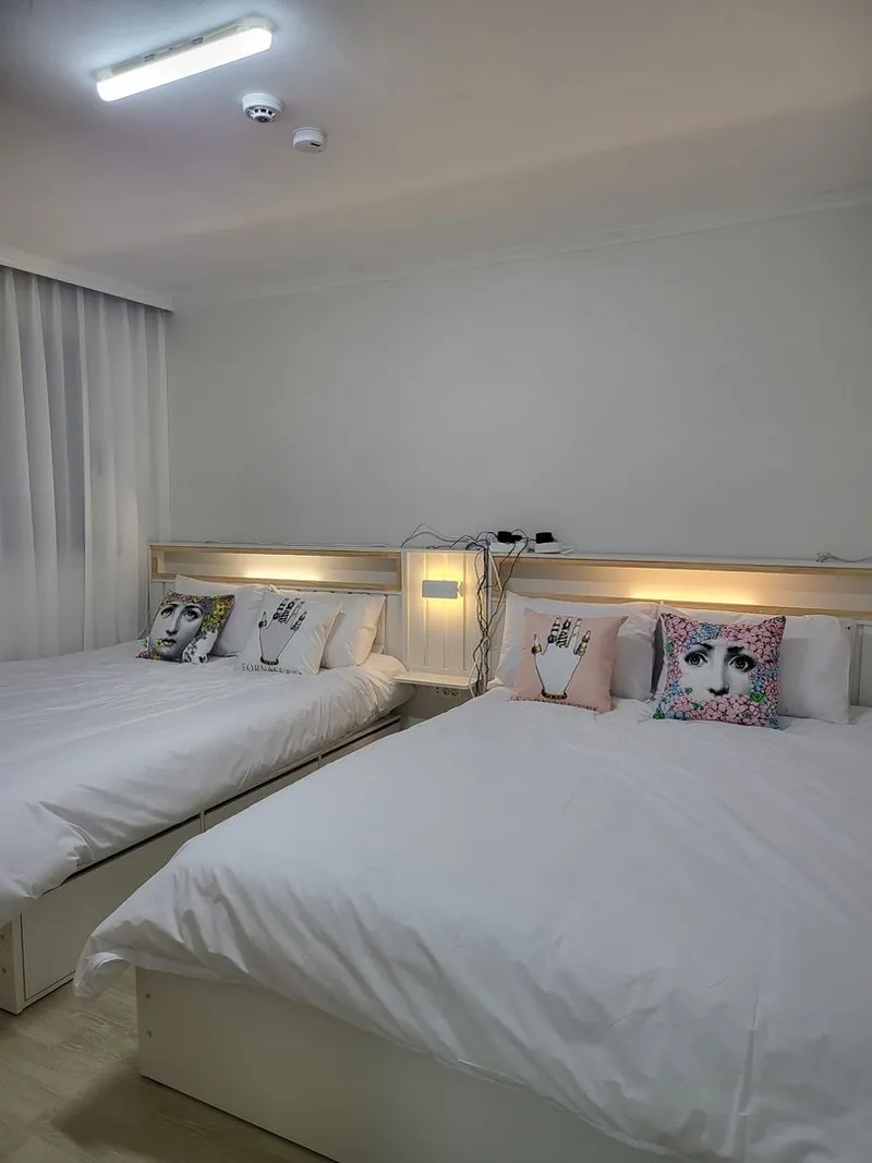 [Mapo, Seoul] 8-person accommodation 9 minutes from Mangwon Station, 2 rooms, 1 bathroom 9