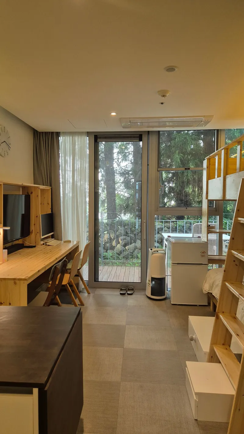 [Topyeong-dong, Seogwipo] (7 days or more) STAY Forest of Silence #1st floor terrace #Forest #Cedar stone wall forest [Seogwipo] 44