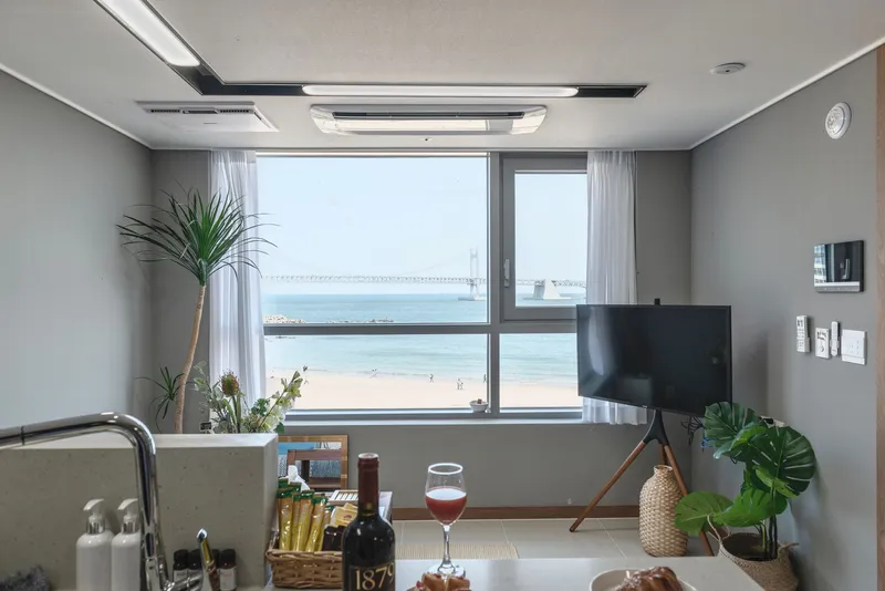 [Suyeong, Busan] Drone Show, Panoramic Ocean View, Two-Room Apartment, Free Parking, Review Check 27