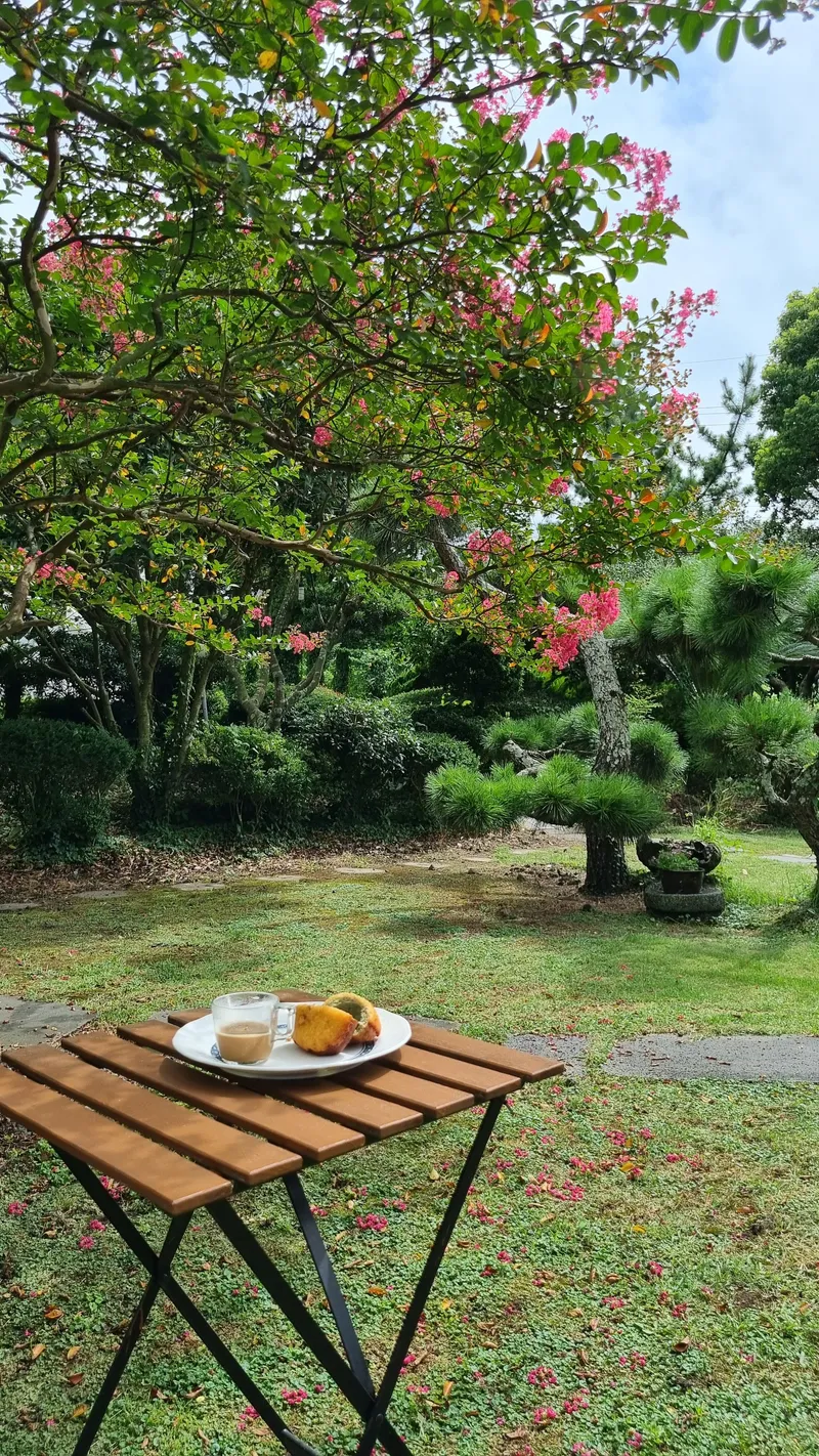 [Jocheon, Jeju] Forest garden view / Duplex / Dogs allowed #Chalet 9